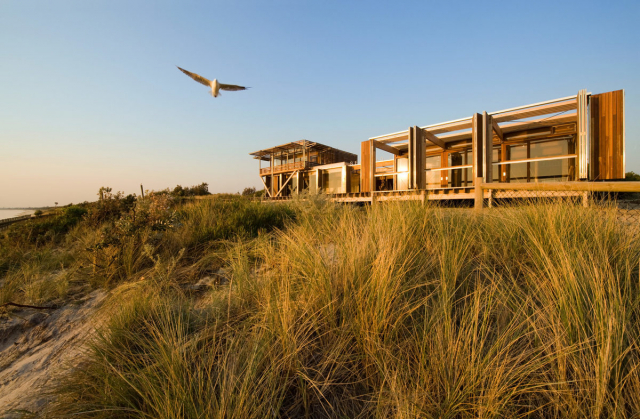Seaford Lifesaving Club | Design: Robert Simeoni Architects | Image: John Gollings/ Trevor Mein | Builtworks.com.au