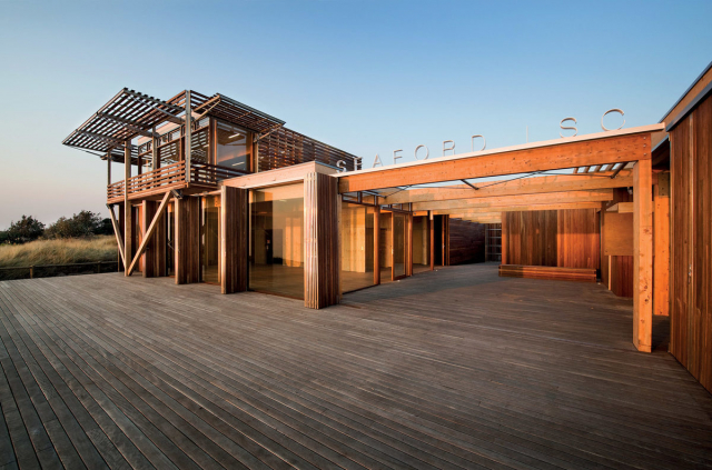 Seaford Lifesaving Club | Design: Robert Simeoni Architects | Image: John Gollings/ Trevor Mein | Builtworks.com.au