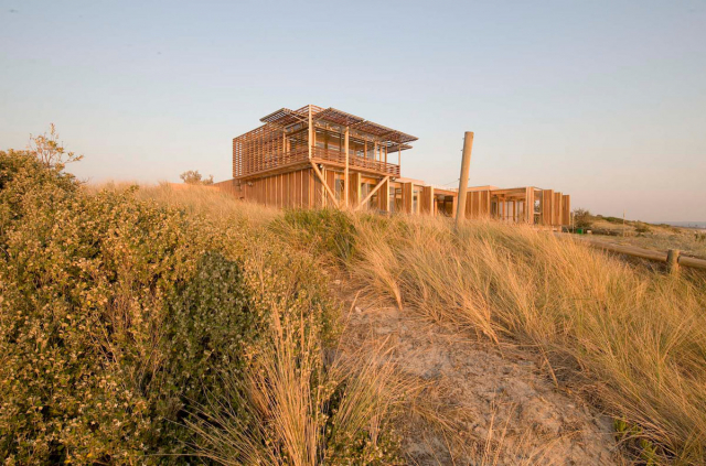 Seaford Lifesaving Club | Design: Robert Simeoni Architects | Image: John Gollings/ Trevor Mein | Builtworks.com.au
