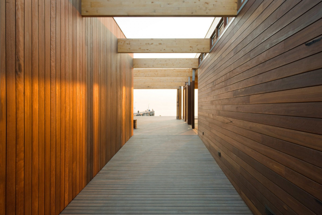 Seaford Lifesaving Club | Design: Robert Simeoni Architects | Image: John Gollings/ Trevor Mein | Builtworks.com.au