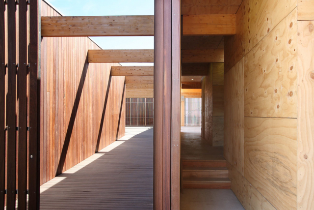 Seaford Lifesaving Club | Design: Robert Simeoni Architects | Image: John Gollings/ Trevor Mein | Builtworks.com.au