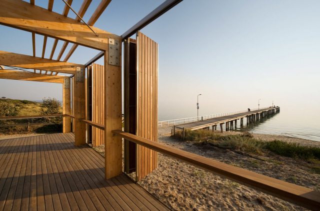Seaford Lifesaving Club | Design: Robert Simeoni Architects | Image: John Gollings/ Trevor Mein | Builtworks.com.au