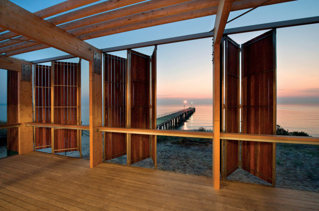 Seaford Lifesaving Club | Design: Robert Simeoni Architects | Image: John Gollings/ Trevor Mein | Builtworks.com.au