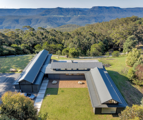 Rural Retreat | Design: Utz-Sanby Architects | Images: Marian Riabic | Builtworks.com.au
