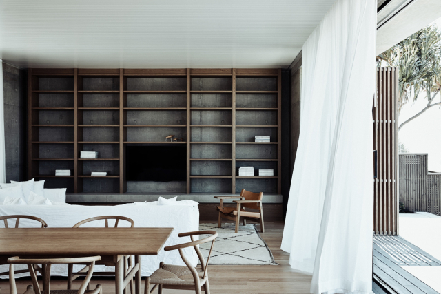 Mermaid Beach Residence | Design: B.E Architecture | Image: Derek Swalwell Mermaid Beach Residence | Design: B.E Architecture | Image: Derek Swalwell | Builtworks.com.au