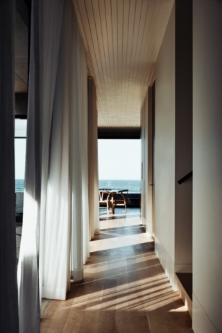 Mermaid Beach Residence | Design: B.E Architecture | Image: Derek Swalwell Mermaid Beach Residence | Design: B.E Architecture | Image: Derek Swalwell | Builtworks.com.au