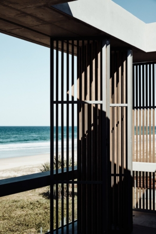 Mermaid Beach Residence | Design: B.E Architecture | Image: Derek Swalwell Mermaid Beach Residence | Design: B.E Architecture | Image: Derek Swalwell | Builtworks.com.au