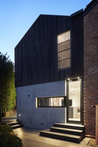 Charred Wood House | Design: Jane Riddell Architects | Image: Tom Roe | Builtworks.com.au