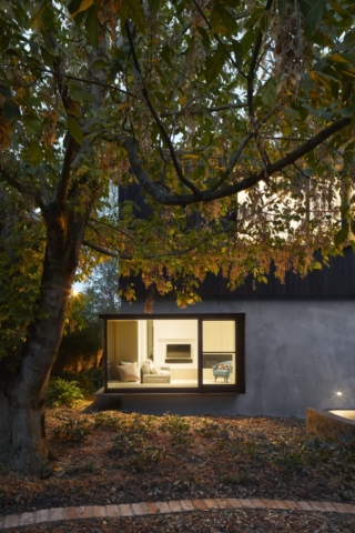 Charred Wood House | Design: Jane Riddell Architects | Image: Tom Roe | Builtworks.com.au
