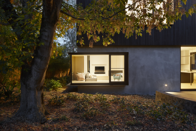 Charred Wood House | Design: Jane Riddell Architects | Image: Tom Roe | Builtworks.com.au