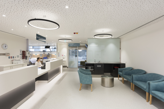 Austin Health Short Stay Unit | Design: Billard Leece Partnership | Image: Ian Ten Seldam Austin Health Short Stay Unit | Design: Billard Leece Partnership | Image: Ian Ten Seldam | Builtworks.com.au