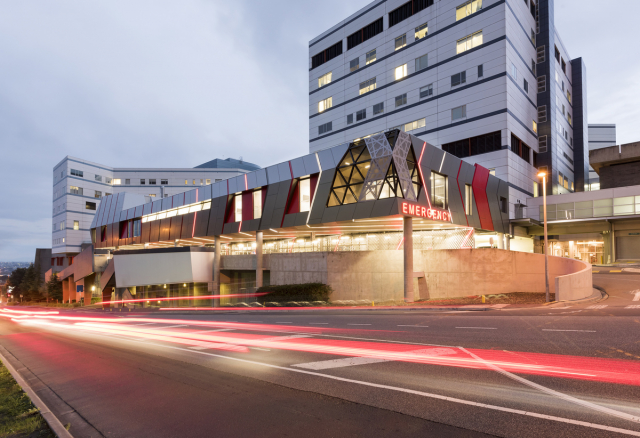 Austin Health Short Stay Unit | Design: Billard Leece Partnership | Image: Ian Ten Seldam | Builtworks.com.au