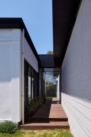 LVL/ | Design: Ply Architecture | Image: Sam Noonan | Builtworks.com.au