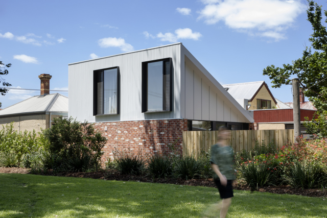 Gold Street Residence | Design: Sarah Kahn Architect | Image: Tatjana Plitt Gold Street Residence | Design: Sarah Kahn Architect | Image: Tatjana Plitt | Builtworks.com.au