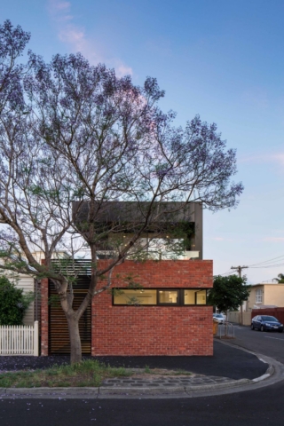 Brighton St Residence | Design: Milton Architecture | Image: Emily Bartlett | Builtworks.com.au