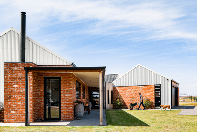 Ramsar Fields | Design: John McAuley Architecture | Image: Shara McAuley and Felix Mooneeram | Builtworks.com.au