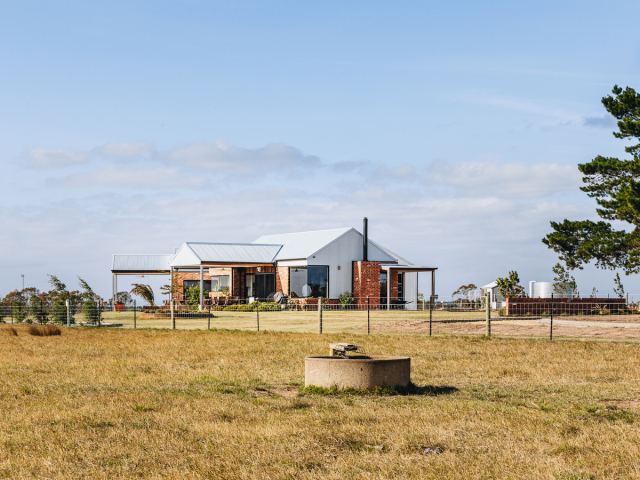 Ramsar Fields | Design: John McAuley Architecture | Image: Shara McAuley and Felix Mooneeram | Builtworks.com.au