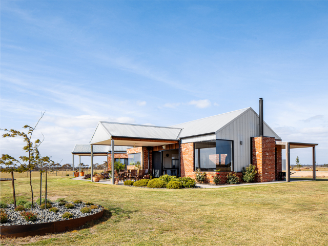 Ramsar Fields | Design: John McAuley Architecture | Image: Shara McAuley and Felix Mooneeram | Builtworks.com.au
