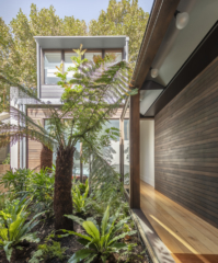 Oye Mi Canto House | Design: CplusC Architectural Workshop | Image: Murray Fredericks | Builtworks.com.au