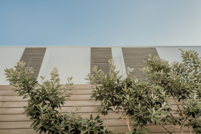 Sunshine Beach House | Design: Teeland Architects | Image: Emma Bourne Sunshine Beach House | Design: Teeland Architects | Image: Emma Bourne | Builtworks.com.au