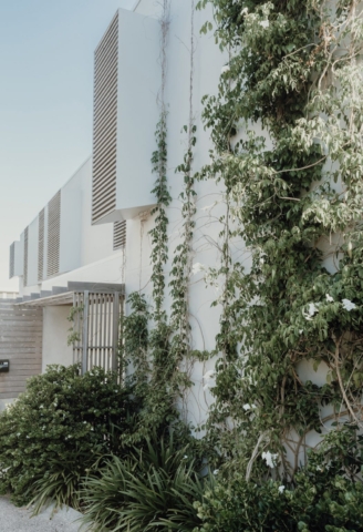 Sunshine Beach House | Design: Teeland Architects | Image: Emma Bourne Sunshine Beach House | Design: Teeland Architects | Image: Emma Bourne | Builtworks.com.au