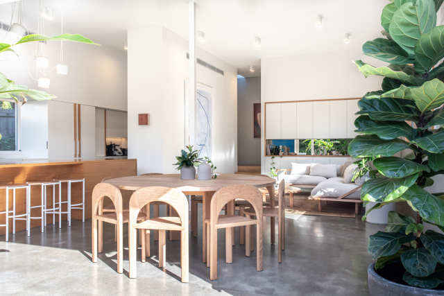 Sunshine Beach House | Design: Teeland Architects | Image: Emma Bourne Sunshine Beach House | Design: Teeland Architects | Image: Emma Bourne | Builtworks.com.au