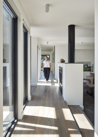 House in Silhouette | Design: Atelier Red+Black | Image: Peter Bennetts | Builtworks.com.au