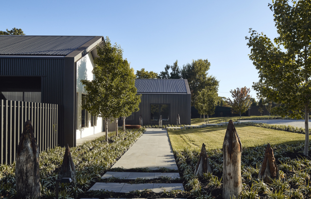 House in Silhouette | Design: Atelier Red+Black | Image: Peter Bennetts | Builtworks.com.au