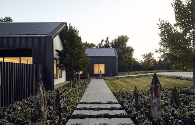 House in Silhouette | Design: Atelier Red+Black | Image: Peter Bennetts | Builtworks.com.au
