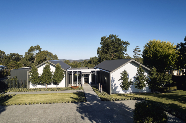 House in Silhouette | Design: Atelier Red+Black | Image: Peter Bennetts | Builtworks.com.au