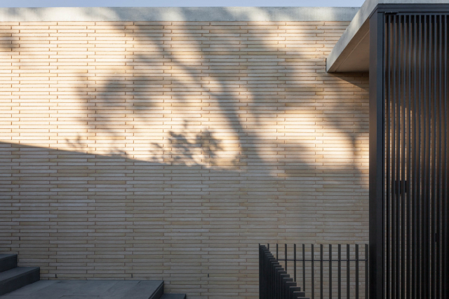 Balmoral House | Design: CHROFI | Image: Clinton Weaver | Builtworks.com.au