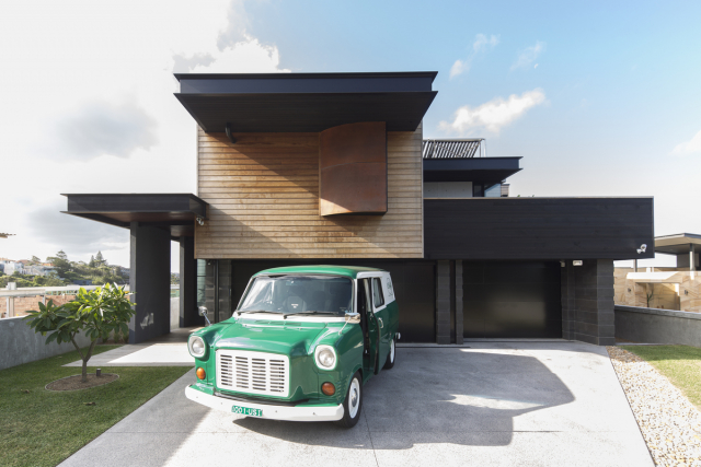 Freshwater Residence | Design: Studio P Architecture and Interiors | Image: Brett Boardman and Adam Powell | Builtworks.com.au