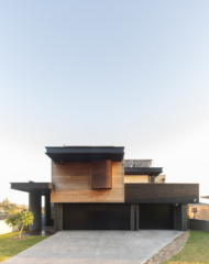 Freshwater Residence | Design: Studio P Architecture and Interiors | Image: Brett Boardman and Adam Powell | Builtworks.com.au