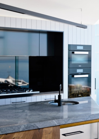 Pier Penthouse | Design: Molecule Studio | Image: Derek Swalwell | Builtworks.com.au