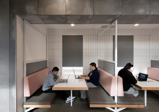 Victoria University Lecture Theatres | Design: DesignInc | Image: Dianna Snape Victoria University Lecture Theatres | Design: DesignInc | Image: Dianna Snape | Builtworks.com.au