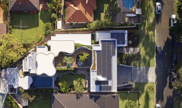 Roscommon House | Design: Neil Cownie Architect | Image: Michael Nicholson, Jack Lovell, Robert Frith | Builtworks.com.au