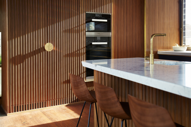 Roscommon House | Design: Neil Cownie Architect | Image: Michael Nicholson, Jack Lovell, Robert Frith | Builtworks.com.au