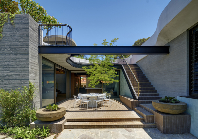 Roscommon House | Design: Neil Cownie Architect | Image: Michael Nicholson, Jack Lovell, Robert Frith | Builtworks.com.au