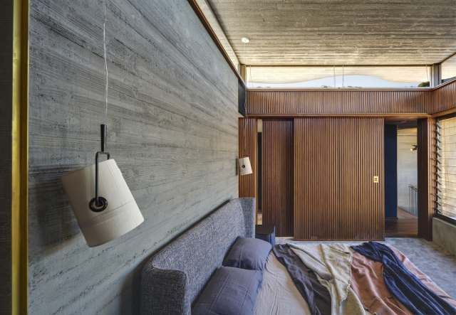 Roscommon House | Design: Neil Cownie Architect | Image: Michael Nicholson, Jack Lovell, Robert Frith | Builtworks.com.au