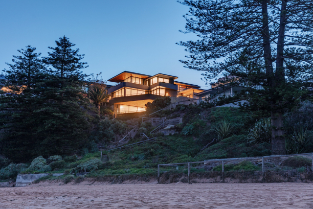 Newport House | Design: Molnar Architects | Image: Murray Fredericks | Builtworks.com.au