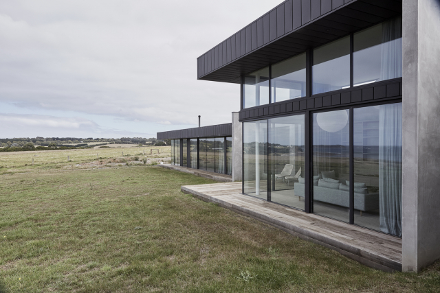 Shoreham House | Design: Borland Architecture | Image: Fraser Marsden Shoreham House | Design: Borland Architecture | Image: Fraser Marsden | Builtworks.com.au