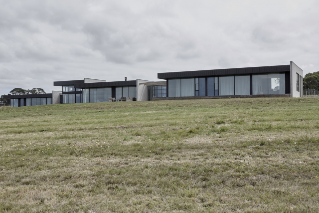 Shoreham House | Design: Borland Architecture | Image: Fraser Marsden Shoreham House | Design: Borland Architecture | Image: Fraser Marsden | Builtworks.com.au