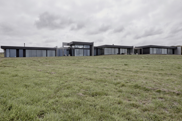 Shoreham House | Design: Borland Architecture | Image: Fraser Marsden Shoreham House | Design: Borland Architecture | Image: Fraser Marsden | Builtworks.com.au