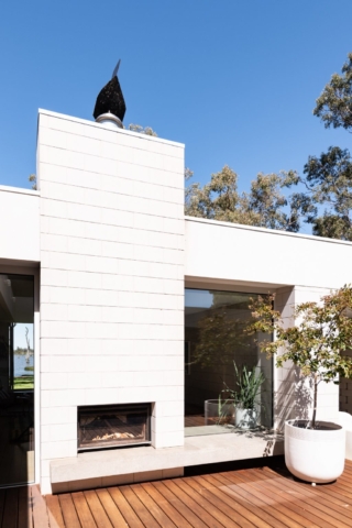 Lake House | Design: Format Architects | Image: Ernesto Arriagada | Builtworks.com.au