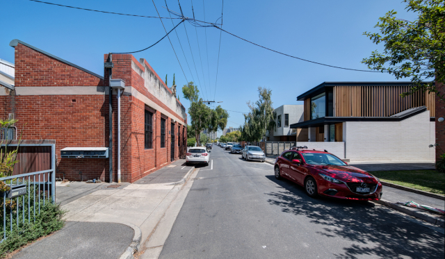 Folding Floor House | Design: Crosshatch | Image: Jaime Diaz-Berrio | Builtworks.com.au