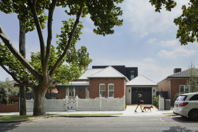 Hovering House | Design: C.Kairouz Architects | Image: Tatjana Plitt | Builtworks.com.au