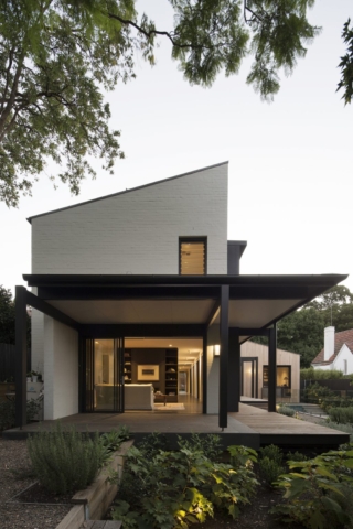 Garden House | Design: James Design Studio | Images: Simon Whitbread | Builtworks.com.au