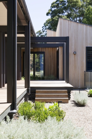Garden House | Design: James Design Studio | Images: Simon Whitbread | Builtworks.com.au