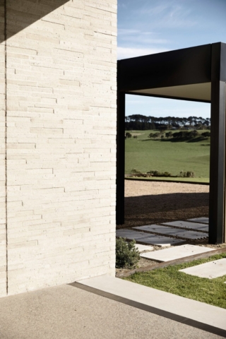 Boneo Road Residence | Design: B.E Architecture | Image: Derek Swalwell | Builtworks.com.au