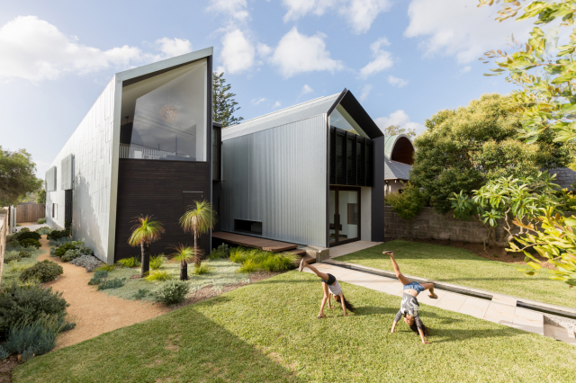 Iron Maiden House | Design: CplusC Architectural Workshop | Image: Murray Fredericks | Builtworks.com.au